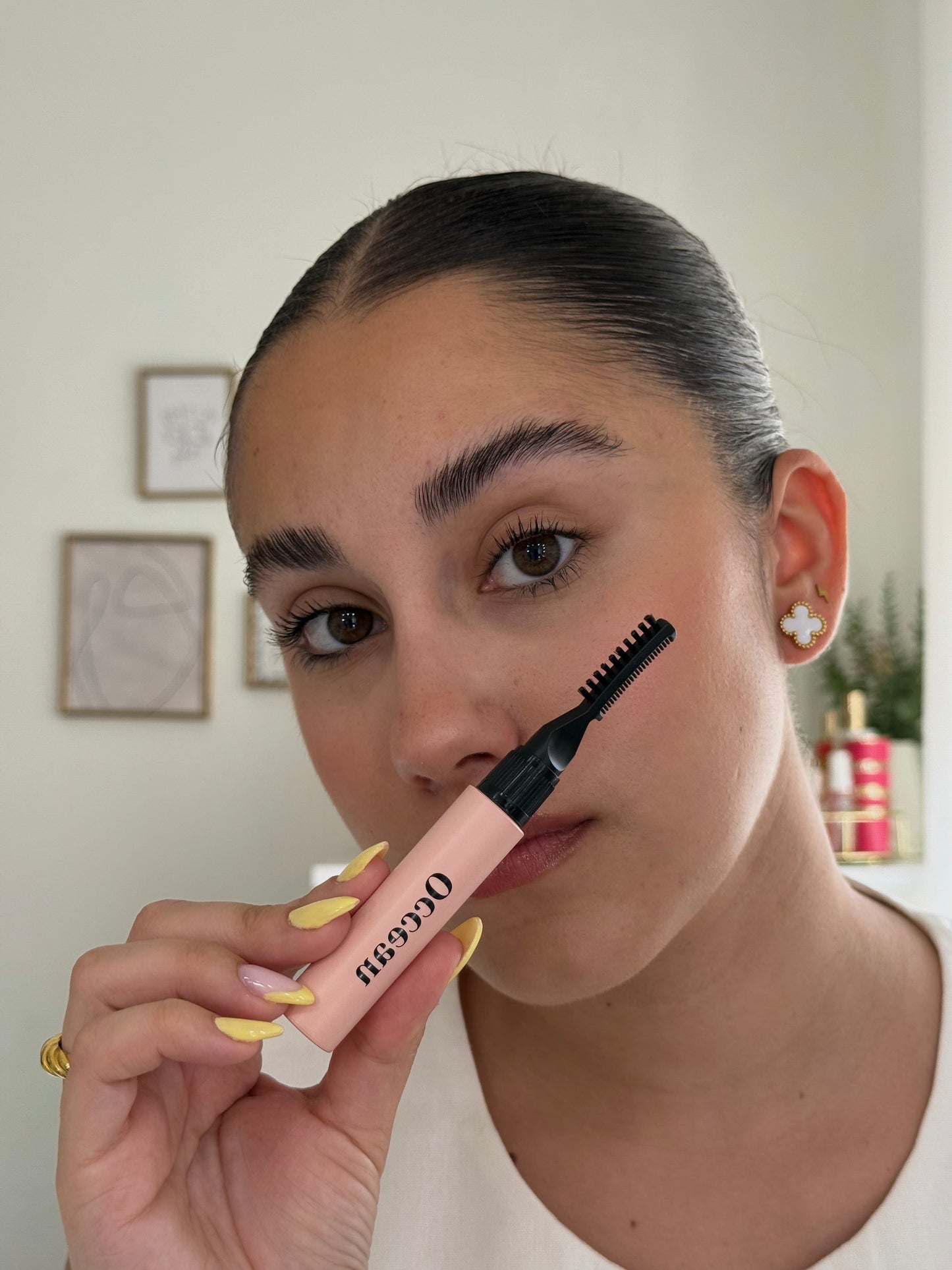 GEL PARA MODELAR SOBRANCELHAS